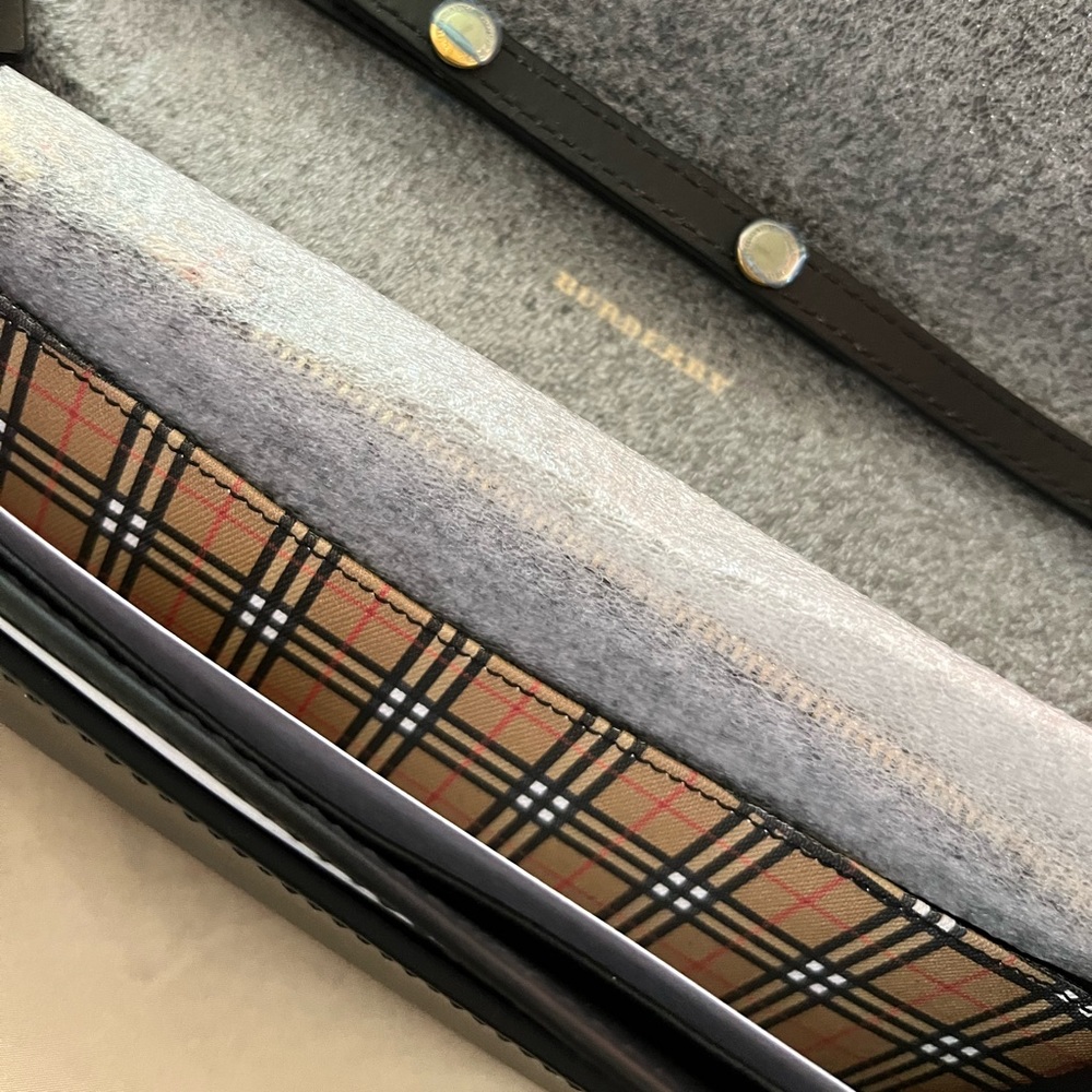 Burberry crossbody